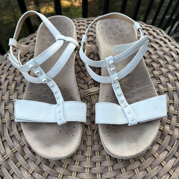 Vionic Sandals Shoes Womens Size 11 Mikah White Leather Strap Pearl Stud Comfort - Picture 1 of 16